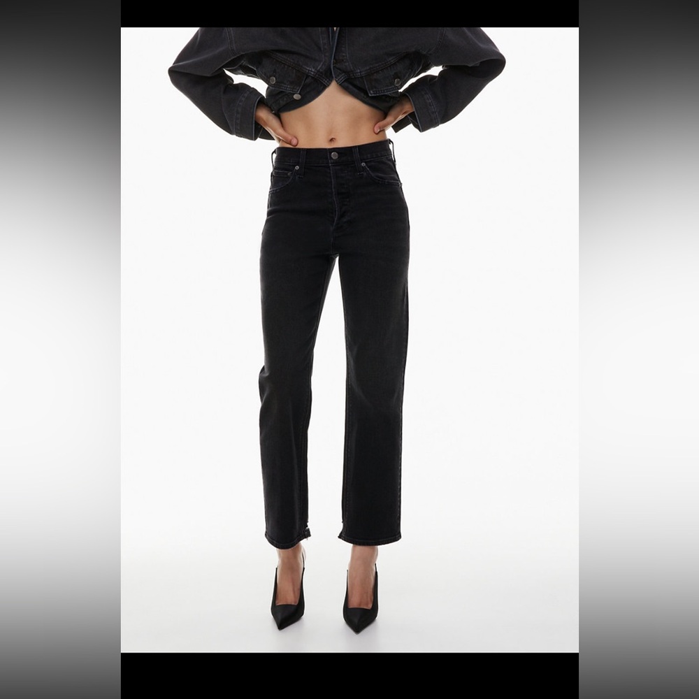 Aritzia Denim Forum- The Arlo High Rise Straight Jean